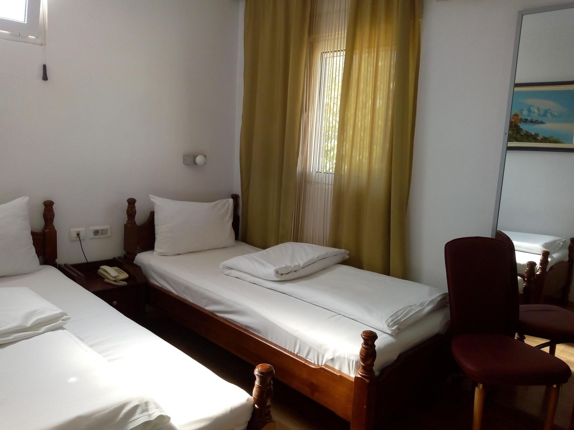 Hotel Evropa Подгориця Екстер'єр фото