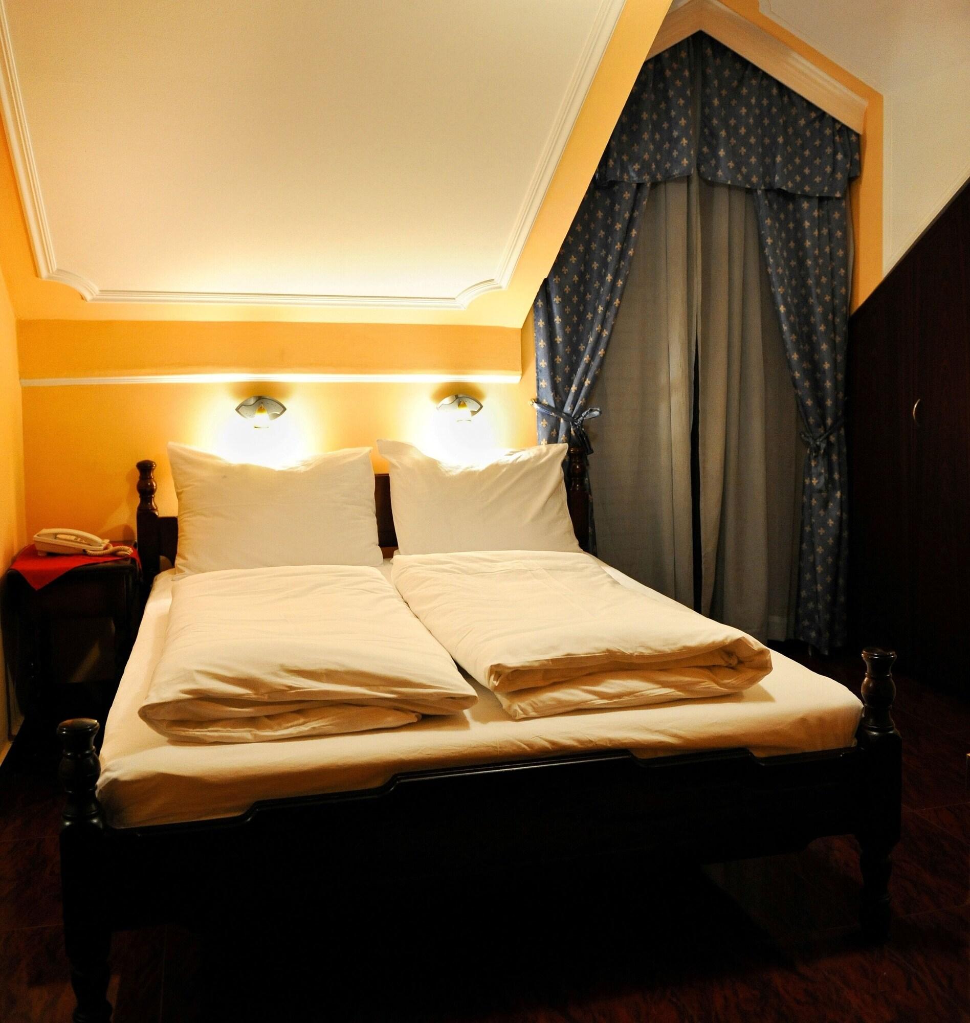 Hotel Evropa Подгориця Екстер'єр фото