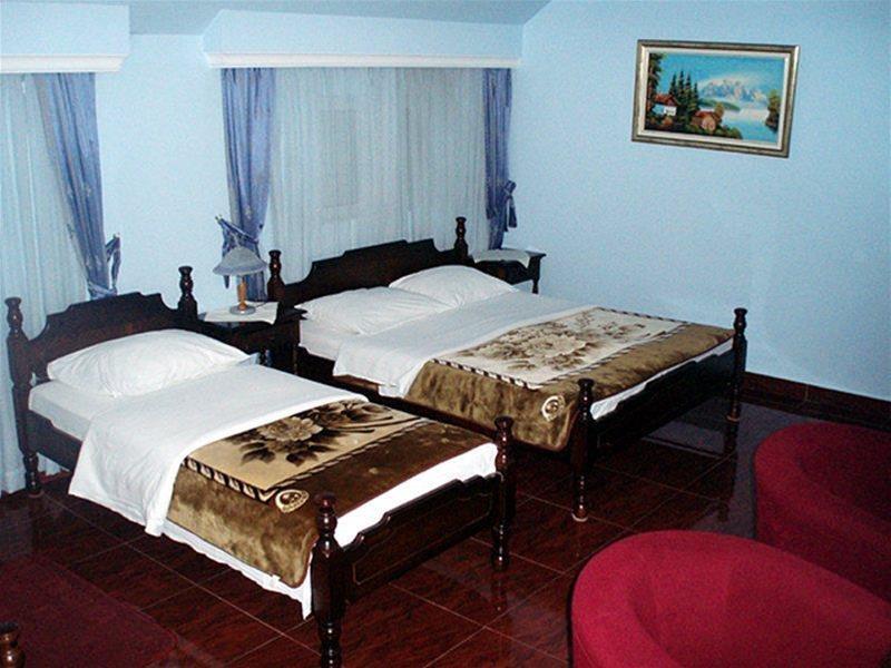 Hotel Evropa Подгориця Номер фото