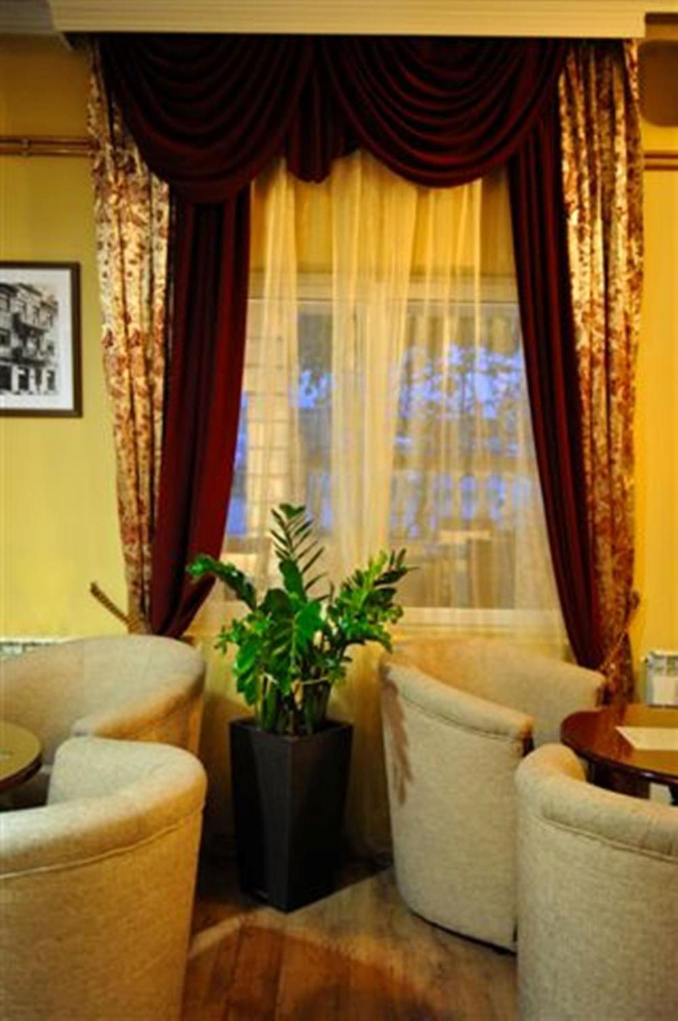 Hotel Evropa Подгориця Екстер'єр фото