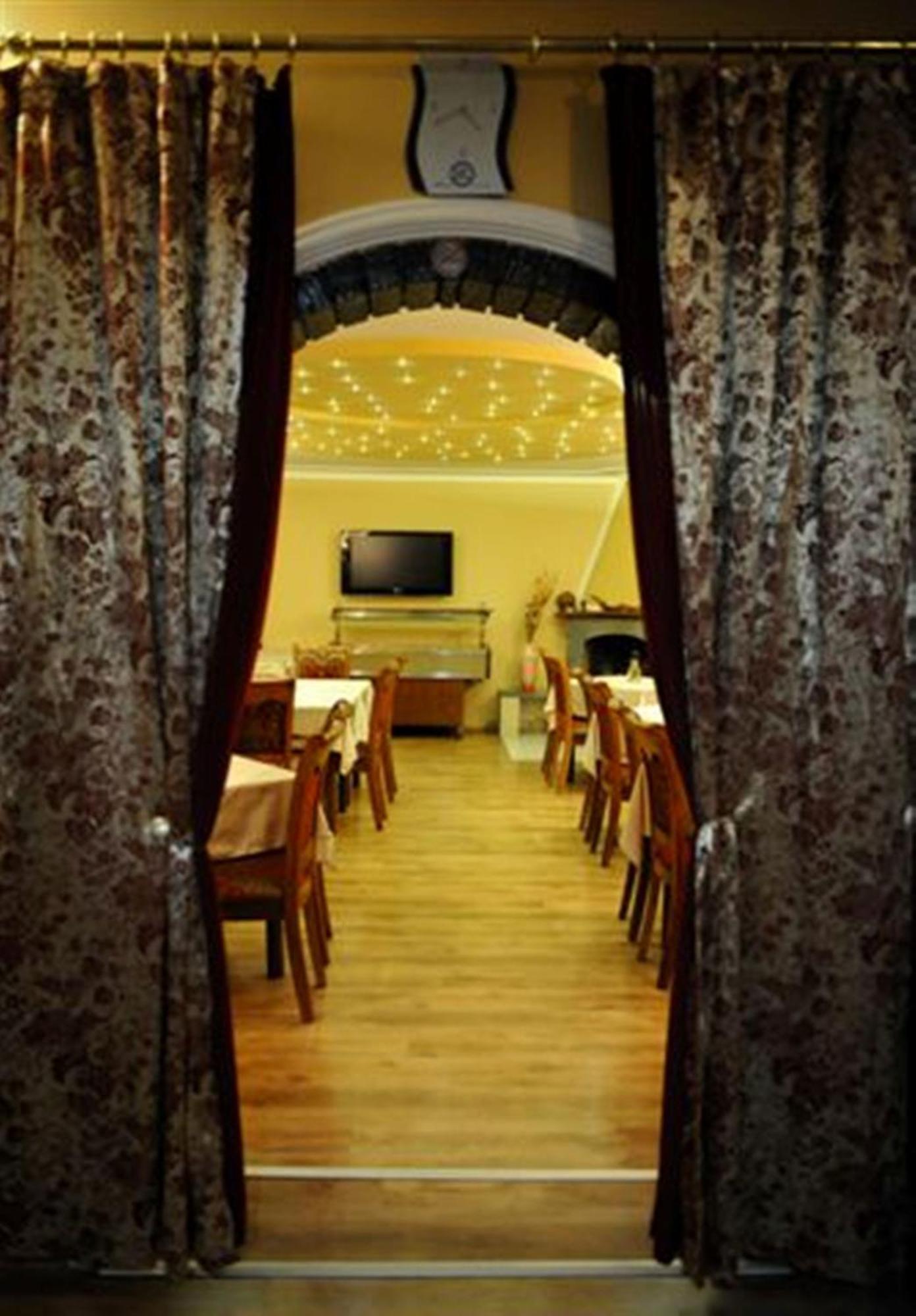 Hotel Evropa Подгориця Екстер'єр фото