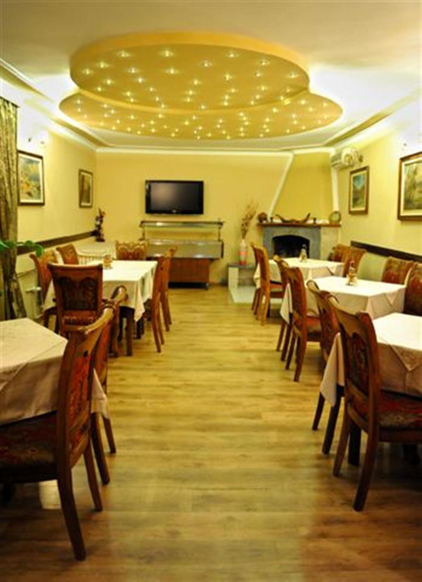 Hotel Evropa Подгориця Екстер'єр фото