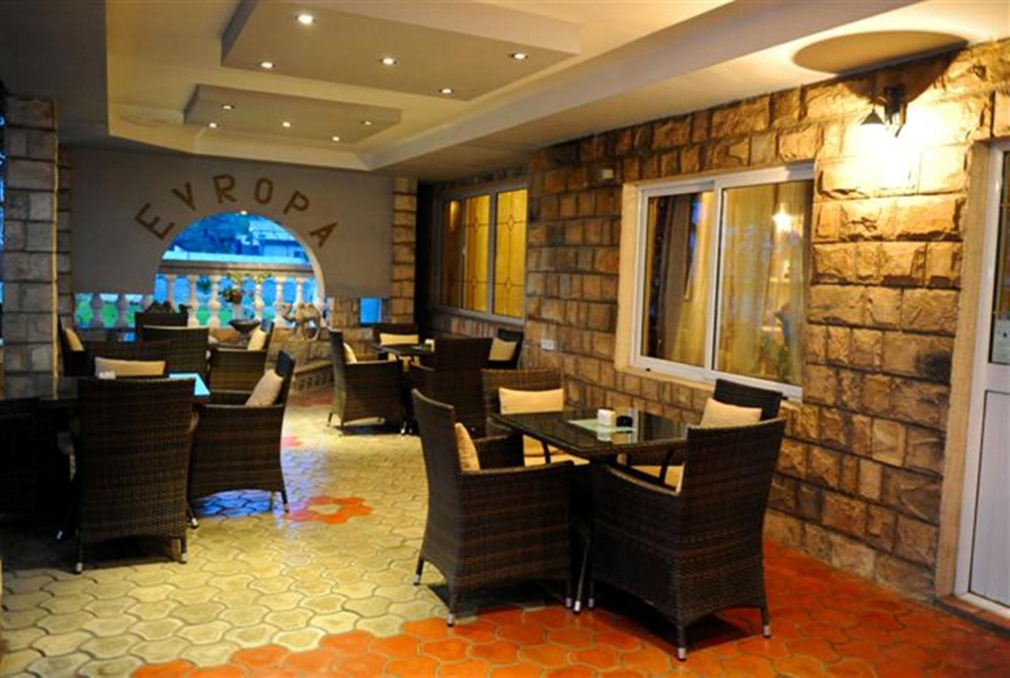 Hotel Evropa Подгориця Екстер'єр фото